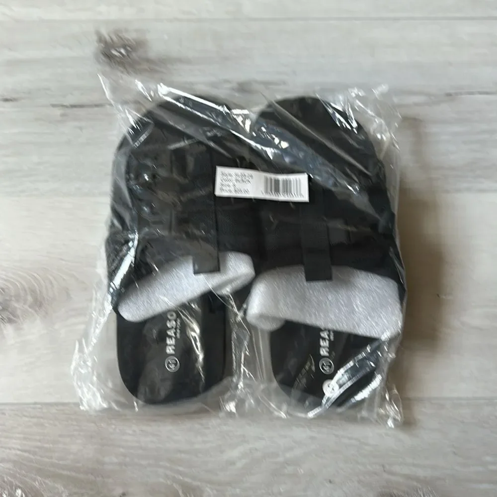 Reason Buckle Strap Slides - Black Small‎ NWT in packaging